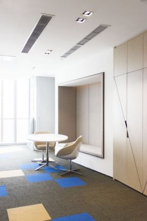 2023小型现代办公室室内休闲椅子设计图片
