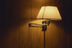 卧室壁灯一般安在哪里，如何选购壁灯？