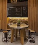 2023小型咖啡厅实木桌椅装修效果图片