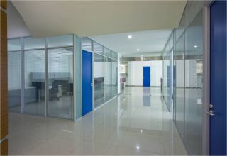 2023上海办公室玻璃隔断装修效果图