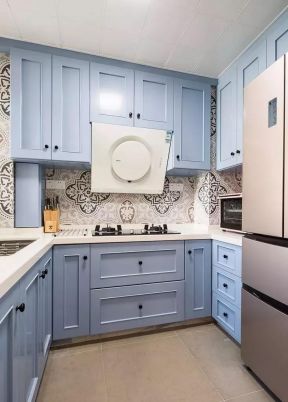 现代美式厨房橱柜门板颜色装修效果图片