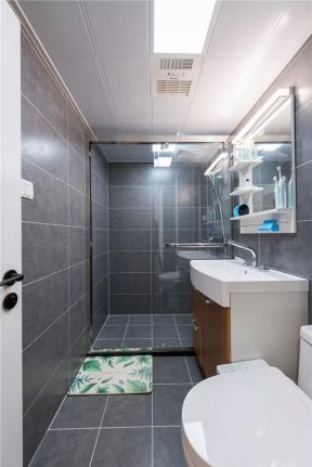 北欧卫生间设计图片 淋浴房玻璃隔断图片