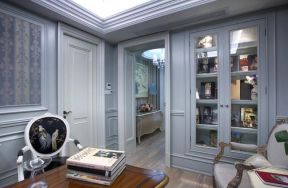 2023舒适欧式书房书柜玻璃门装修效果图片