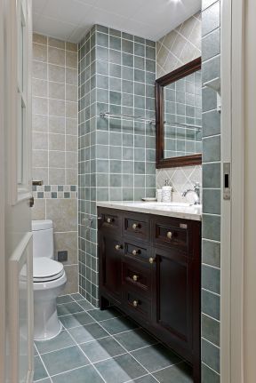 美式简约卫生间实木浴室柜装修效果图