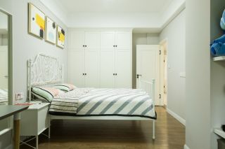 2023简美式卧室铁艺床装修效果图片
