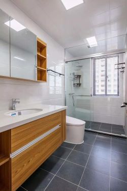 北欧卫生间淋浴房玻璃移门装修效果图片