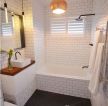 卫生间淋浴房黑白瓷砖效果图