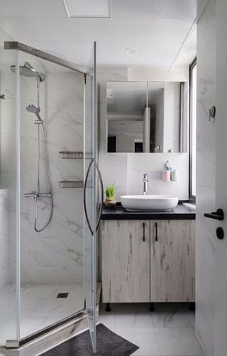 简约现代卫生间玻璃淋浴房设计效果图片
