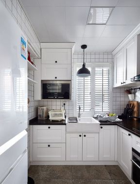 北欧风格厨房设计 2020厨房吊灯图片