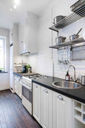 北欧风格厨房设计 厨房不锈钢置物架图片