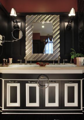 美式古典风格整体浴室柜装修效果图片