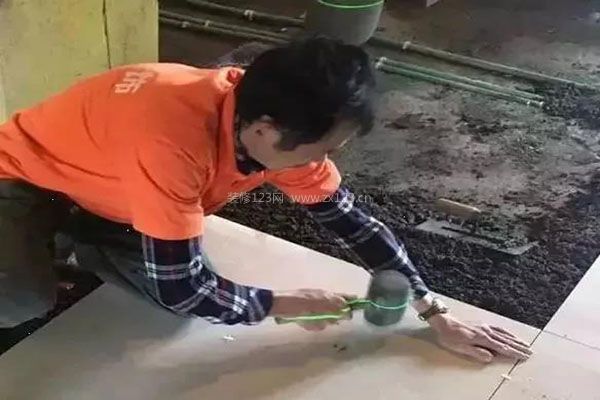 淋浴房地面如何做 大理石拉槽你值得拥有