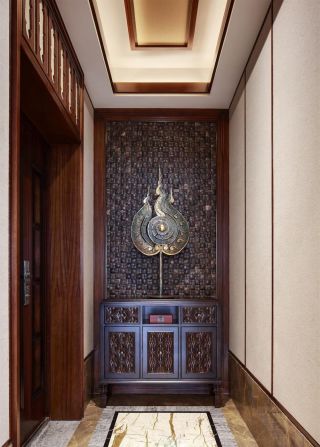 东南亚风格进门玄关柜装饰案例