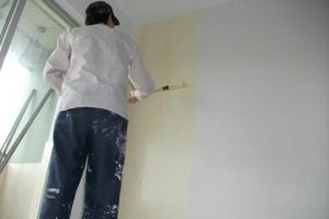 夏季刷漆怎样保证墙面质量 雨季刷漆该注意什么