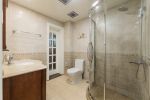 美式风格家居卫生间淋浴房隔断设计