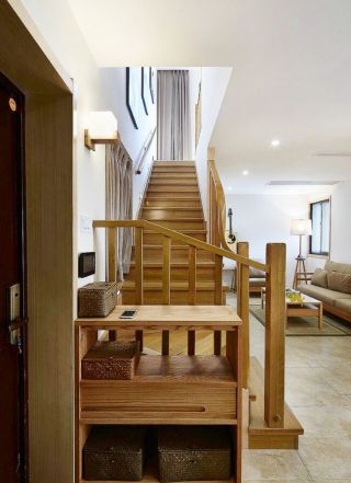 日式复式楼室内实木楼梯装修设计