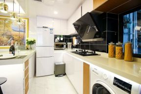 温馨家装小厨房白色简约设计图片