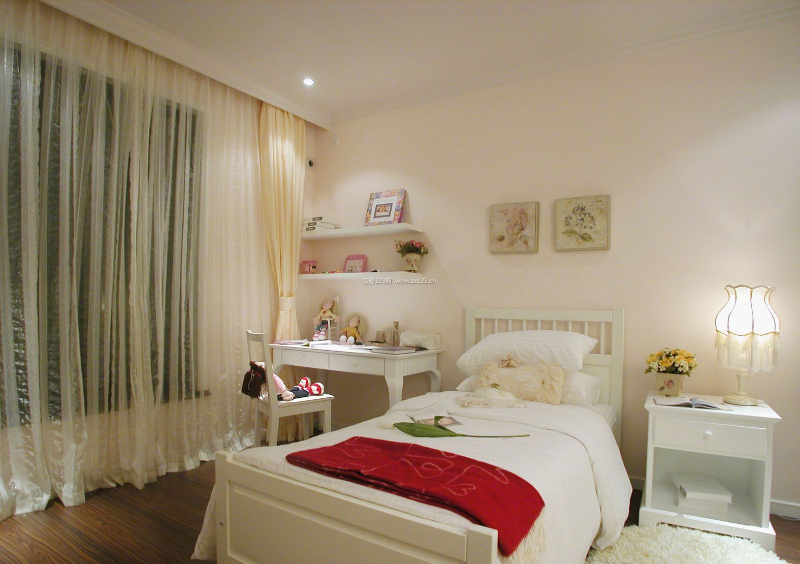 2023韩式风格十平米卧室家具装修图片