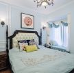 美式风格中小户型卧室床头壁灯家装效果图