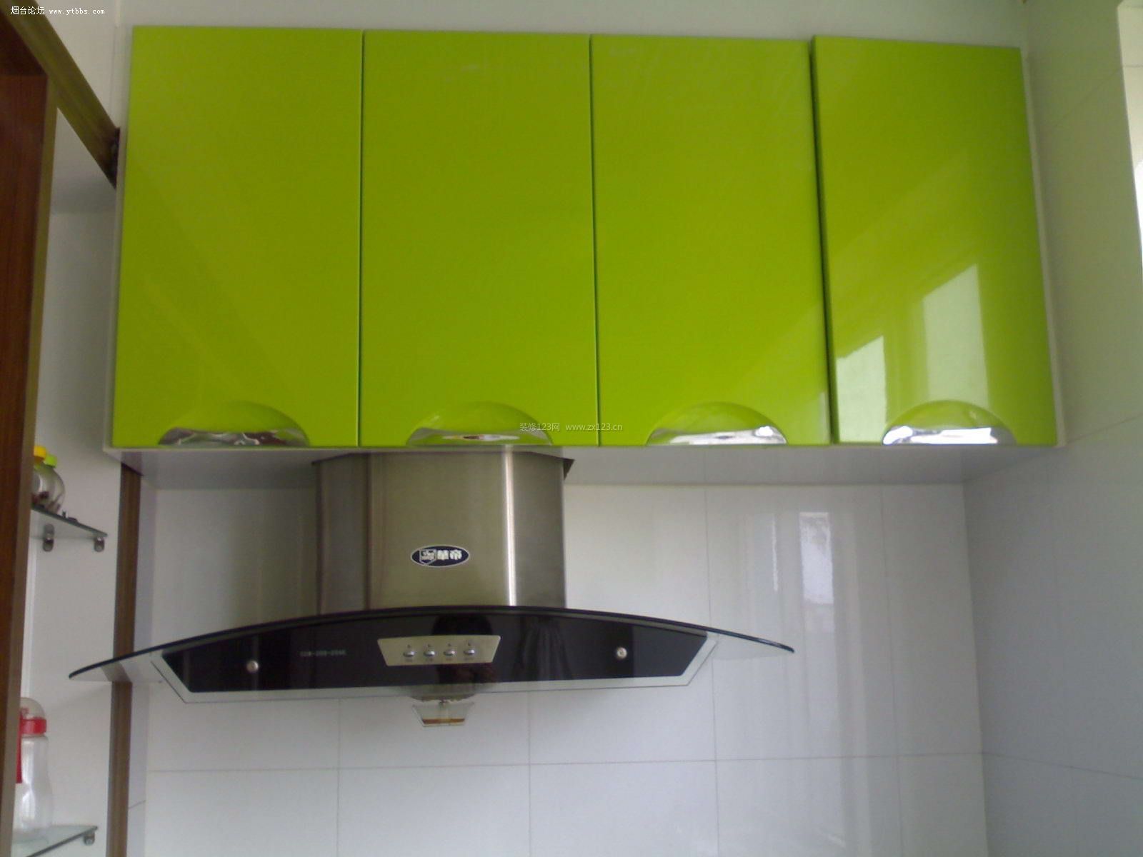 2022现代风格小厨房果绿色橱柜装修图片