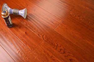 实木地板漆膜如何保养 不同类型地板漆膜保养常识