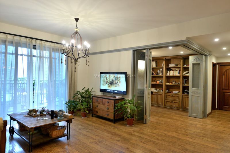 混搭风格客厅实木电视柜设计图片