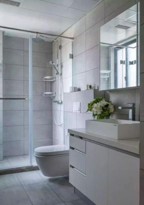 2020现代简洁卫生间设计图 淋浴房玻璃移门图片