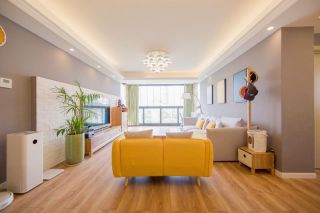 150平米客厅浅色木地板设计装修图欣赏