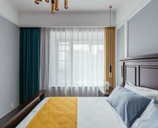 现代美式风格卧室窗帘搭配图片