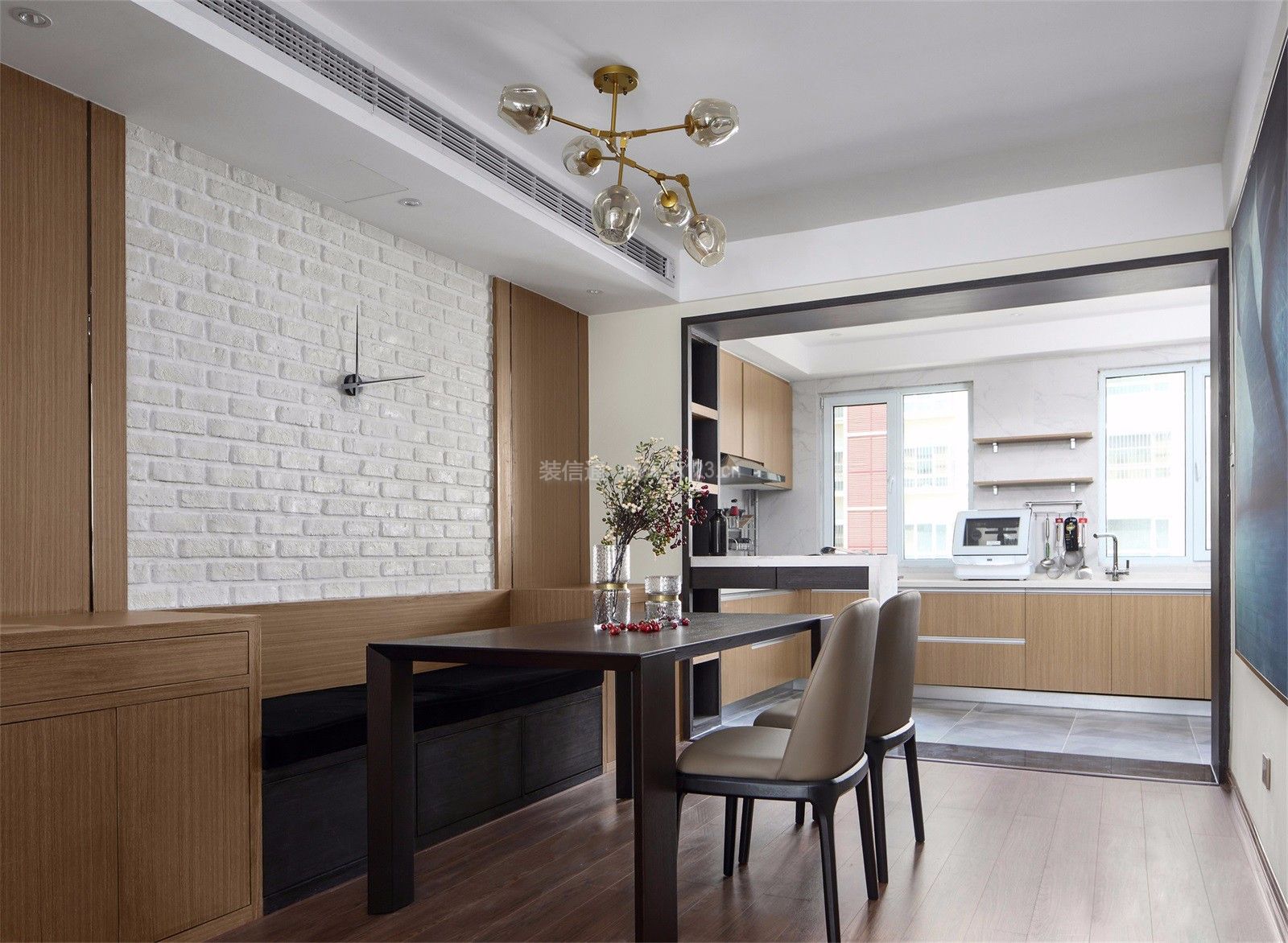 现代简约风格三居室餐厅背景墙装修图片