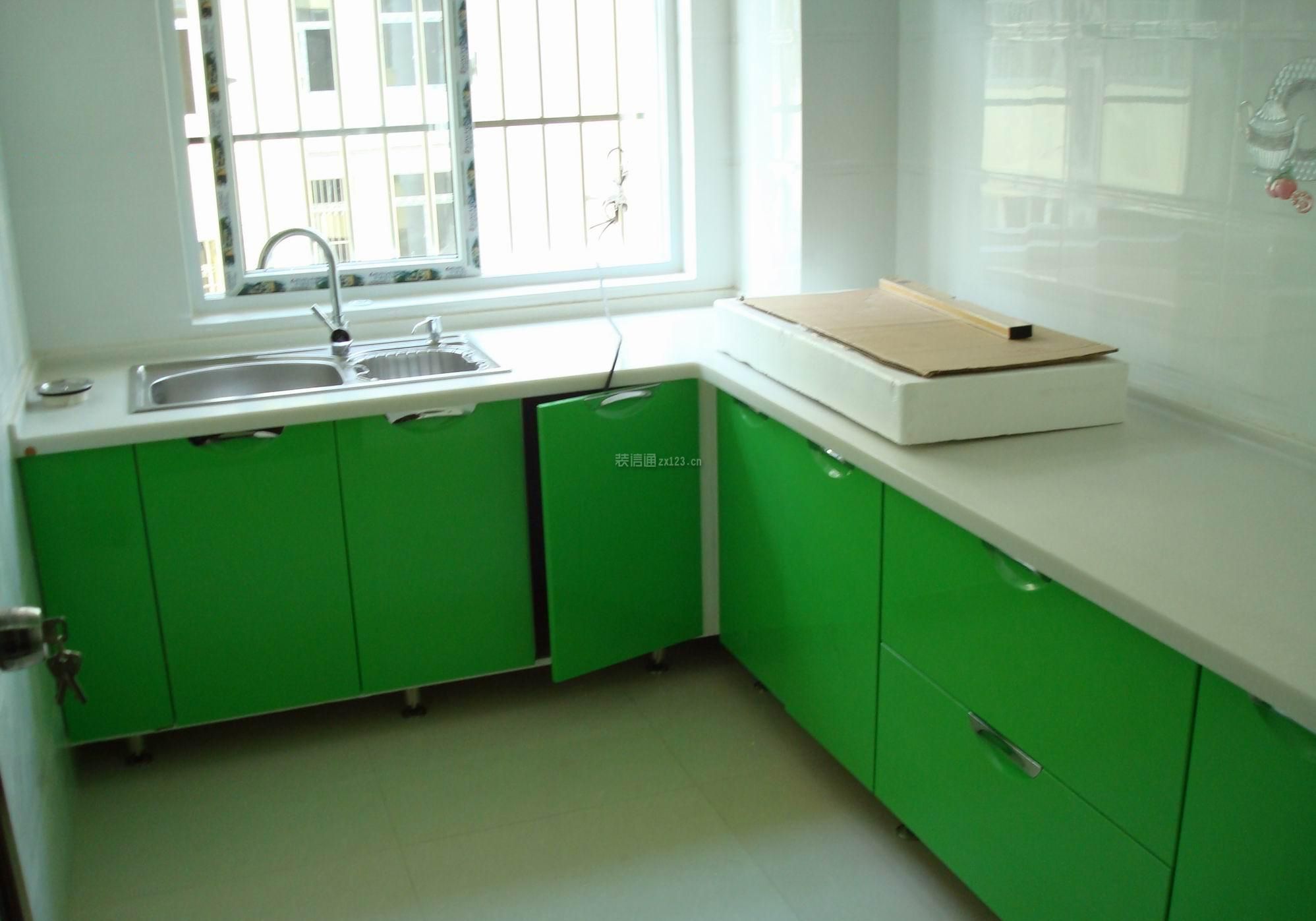 家庭厨房果绿色橱柜装修实景图