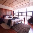 东南亚家装卧室床头木质背景墙设计图片