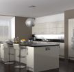 现代风格家庭厨房白色板式橱柜装修设计图片