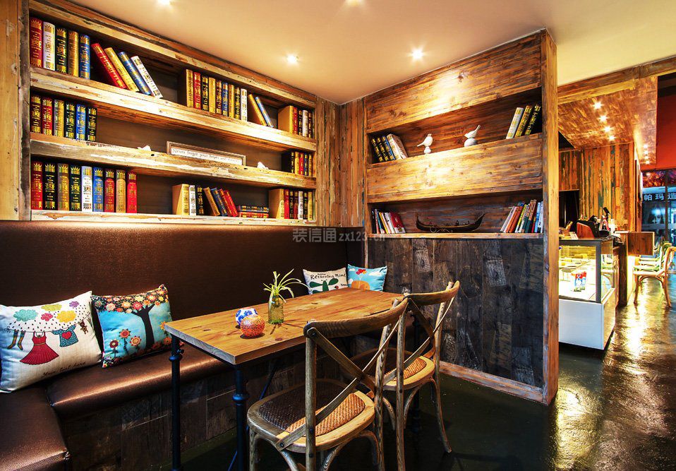 小型咖啡店木质隔断设计效果图片