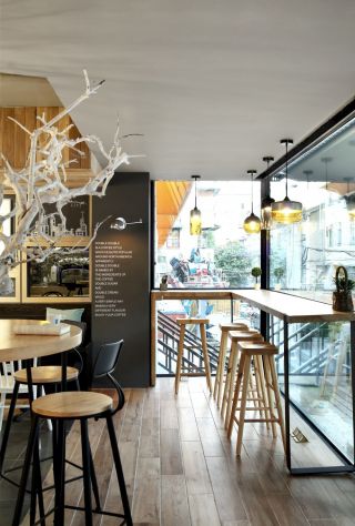 小型咖啡店吧台装饰设计图片