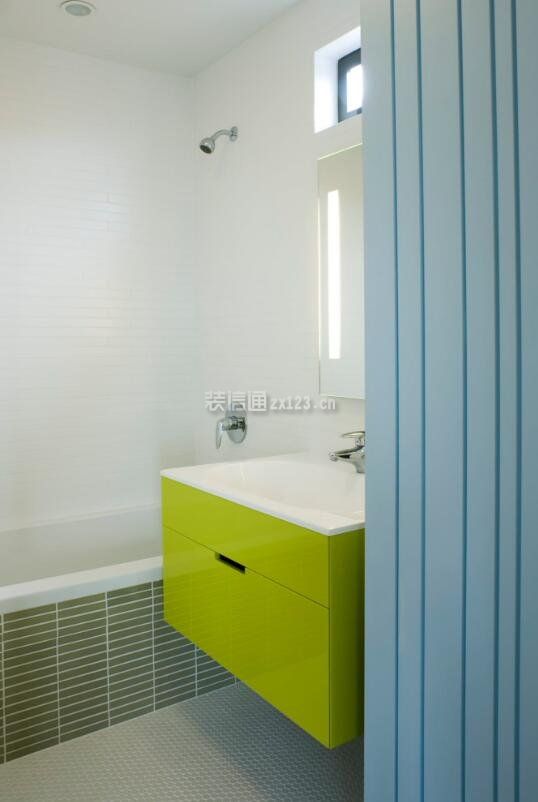 超小浴室洗手台绿色装饰装修效果图