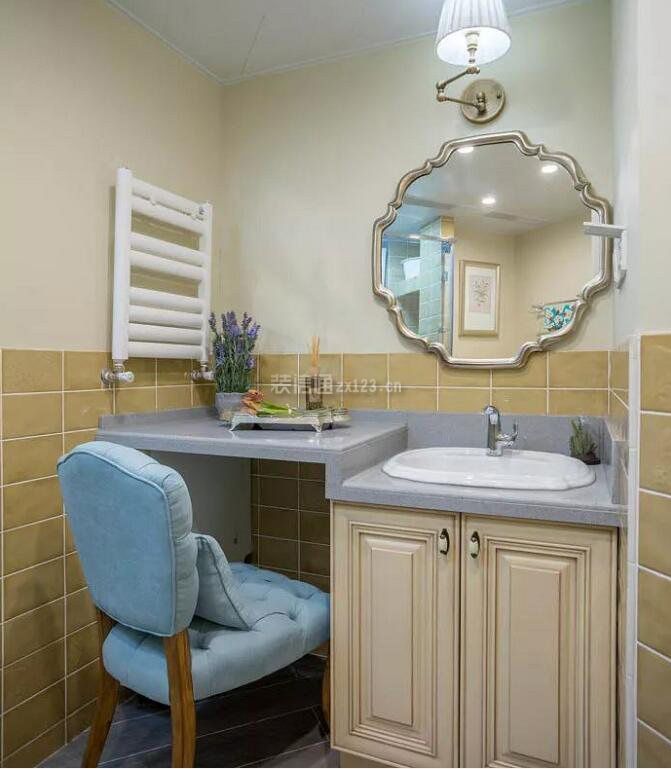 127平方米新房洗手间镜子装饰图