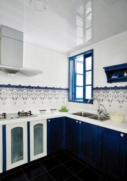 地中海风格家居厨房蓝色橱柜装修图片