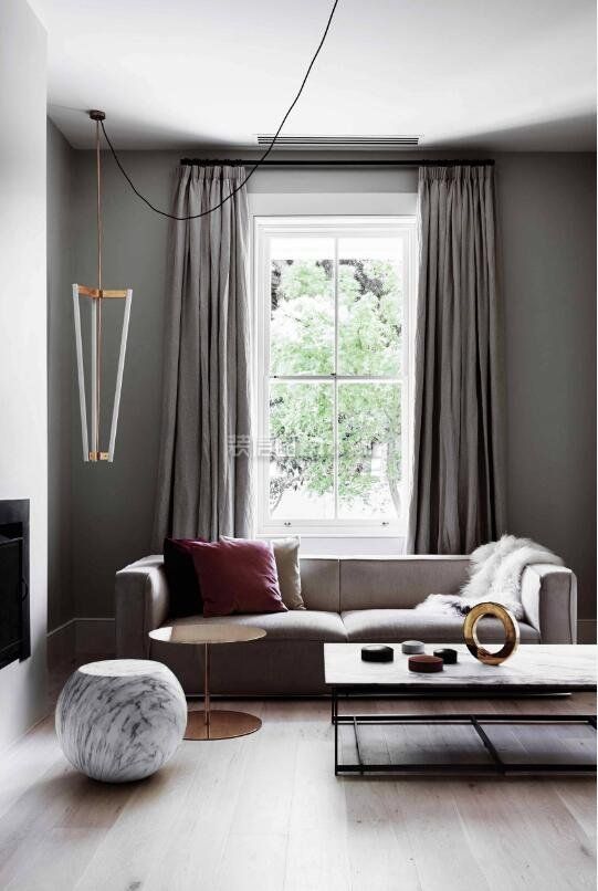 小客厅装潢灰色窗帘效果图欣赏