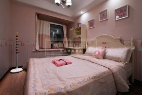 2023家庭粉色卧室飘窗设计图片