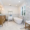 高档浴室简约白色浴缸摆放设计图片