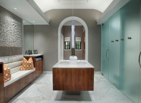 2020现代别墅浴室装修效果图 休息区装修设计图片