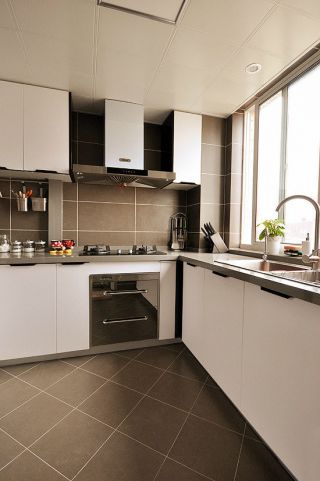 2023现代简约风格厨房白色橱柜设计图片