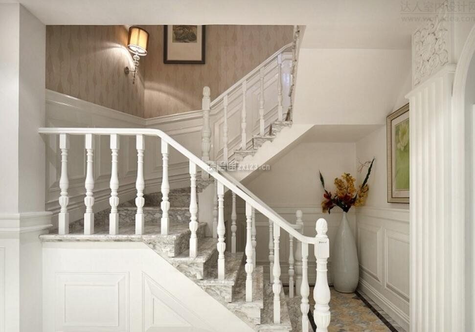 白色欧式家装楼梯扶手设计图片