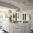 白色欧式厨房中岛家装设计效果图片