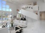 白色欧式家装室内旋转楼梯设计图片
