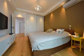 保利心语现代简约110平三居室卧室装修案例