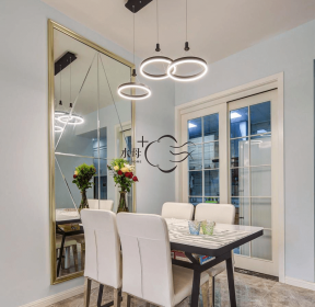 2021现代风格餐厅镜面背景墙设计图片-每日推荐