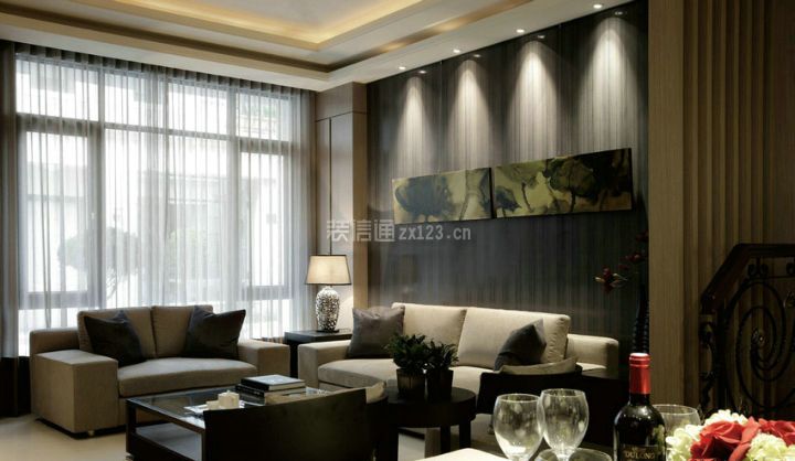 萨拉曼卡现代简约240平跃层客厅装修案例