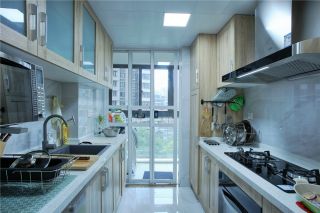 小美式风格108平米三居厨房落地玻璃门设计图片